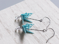 家田紙工　美濃和紙ピアス Origami Jewel Crane (triangles blue)